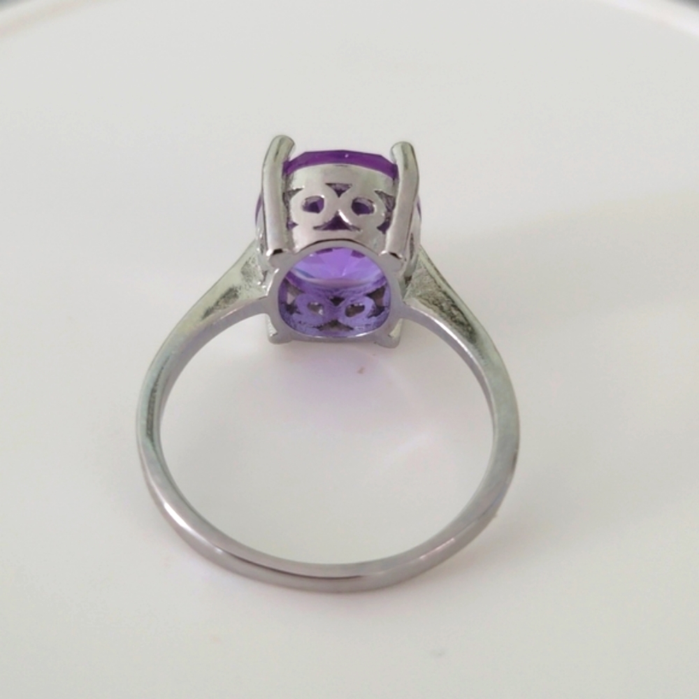 Naturally Color Changing Alexandrite Ring - Picture 8 of 10